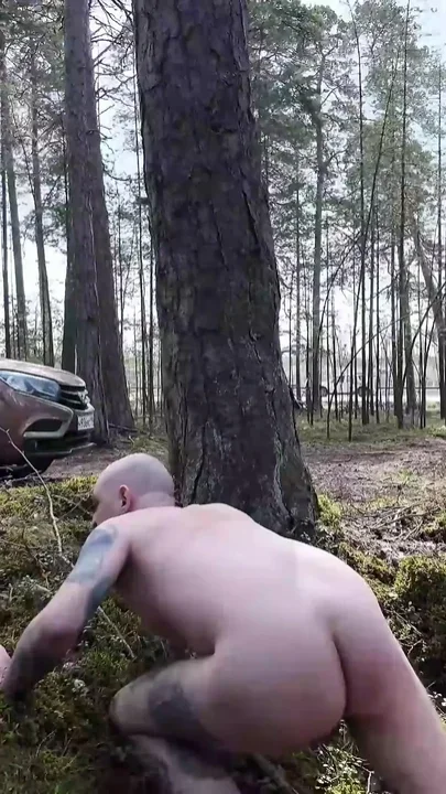 Teen Experiences Her First Anal Sex in the Car