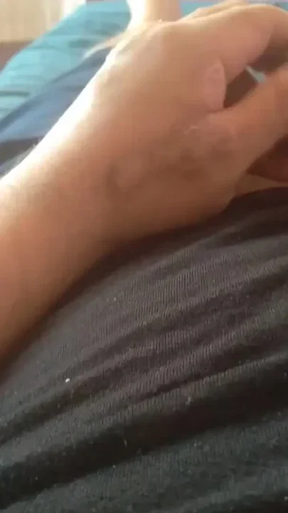 Watch me pull back my delicious foreskin Clip 1