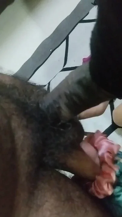 Sucking cock Clip 2