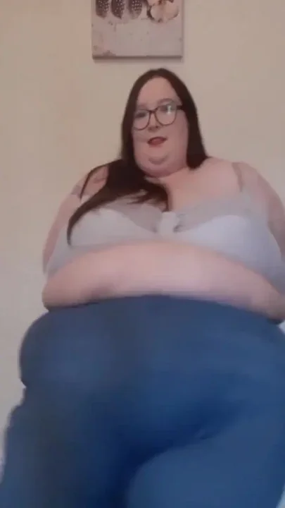 SSBBW goddess vs office chair - fat chat