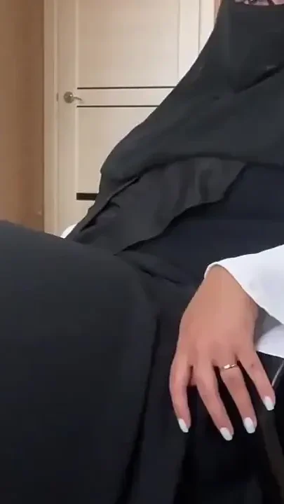 Arab Girl in Hijab Masturbates Wet Pussy