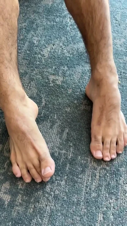 I Feet size is XXL US 13 - EU 475 Clip 1