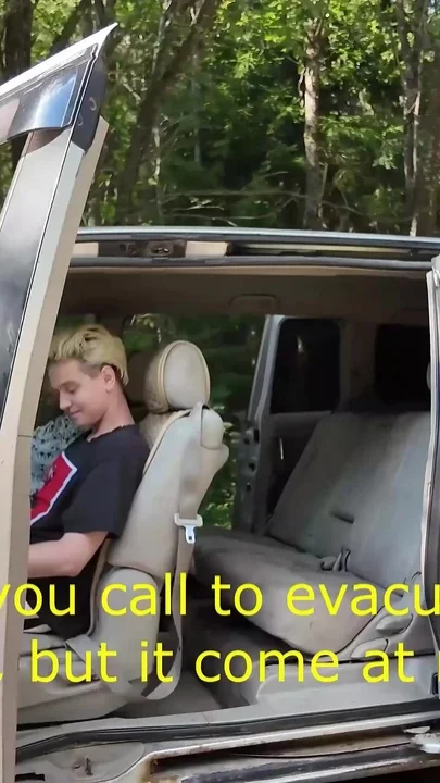 Public Anal in the Breakdown Vehicle