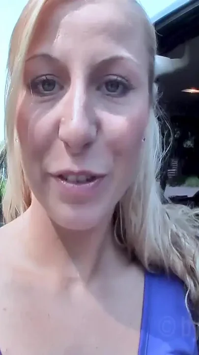 Blonde Shows Her in Uber Taxi