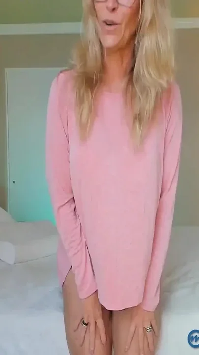 Real Hot Wife Jess Ryan Showing off Her Perfect Feet