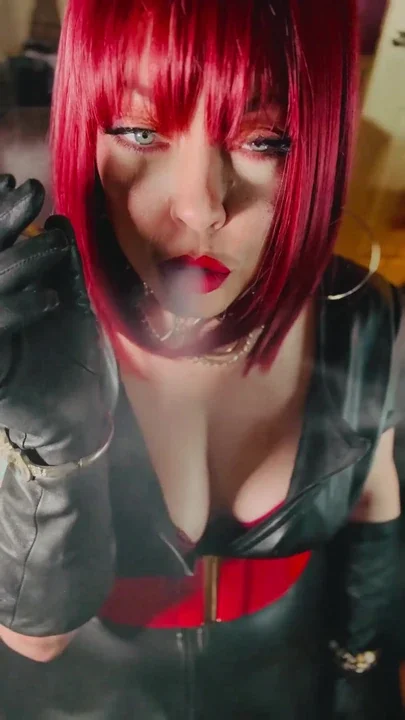 Miss Tina Snua Dressed In Leather & Tip To Tailing 2 Cigarettes - Gloves Smoking