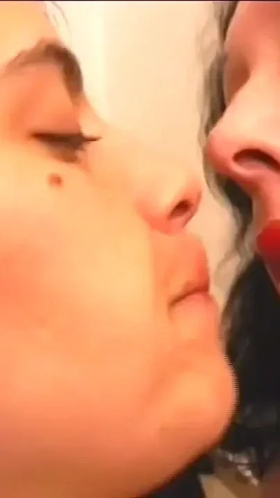 A Masturbation Exchange Between Two Strangers