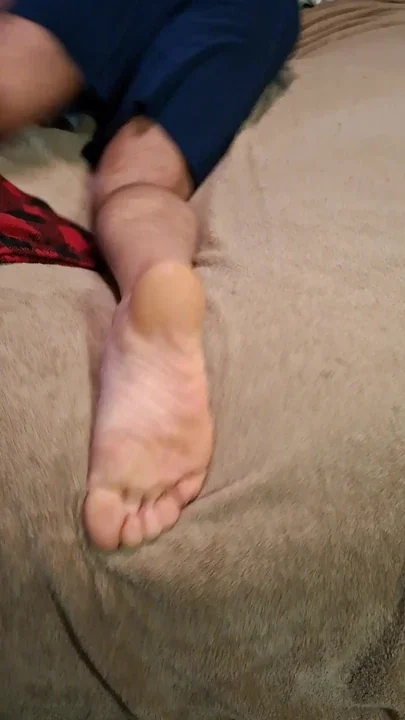Getting my soles ready for a cum bath