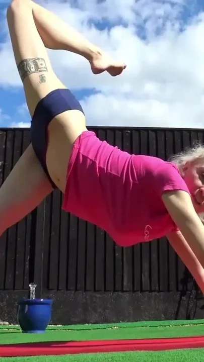 Masha Markova yoga workout