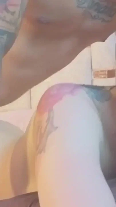 My friend came to train me really well on my glutes leaving them firm and round Clip 1