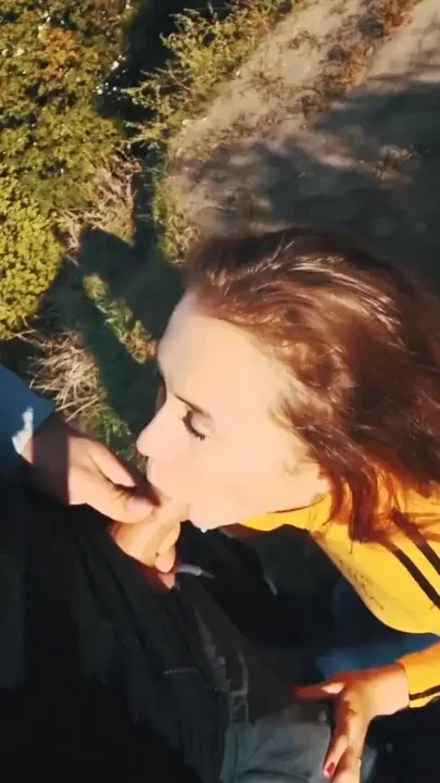 PUBLIC BLOWJOB AND CUMSHOT IN THE MOUTH SLUSTY FITNESS MODEL Clip 2