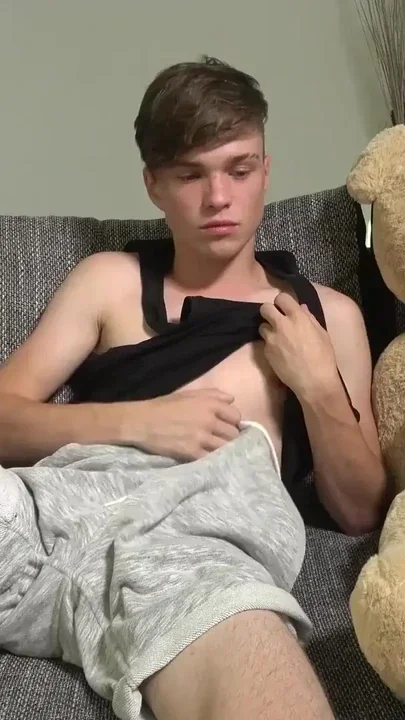 Cute teen boy jerking off his dick Clip 1