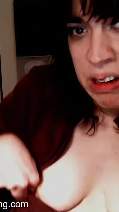 Melinah Boob Exhibitionist