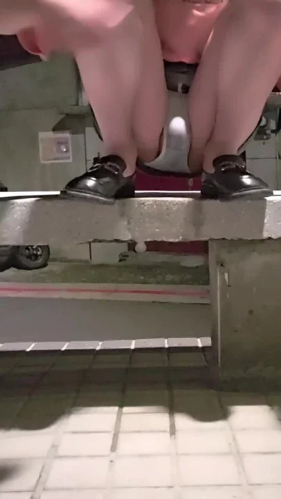 Shemale Ting Xuan outdoor peeing compilation Clip 3