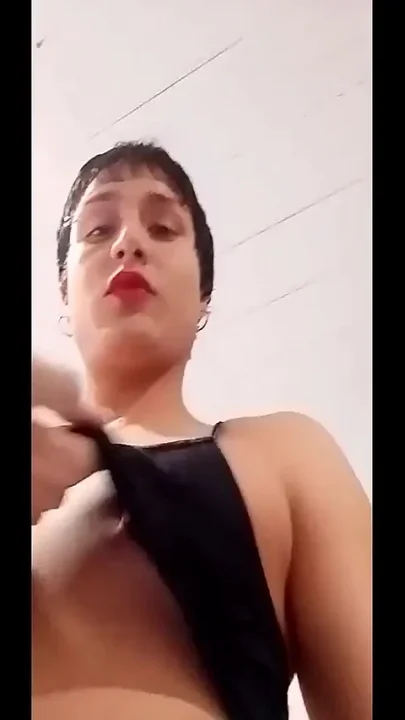 Gym Transsexual Sissy Fucks His Ass with a Carrot and Jerks off a Small Cock