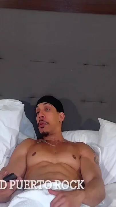 Double Booked Room Leads to Marathon Bodybuilder Fuck Session