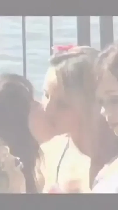 Lesbians or Whores - chapter 01