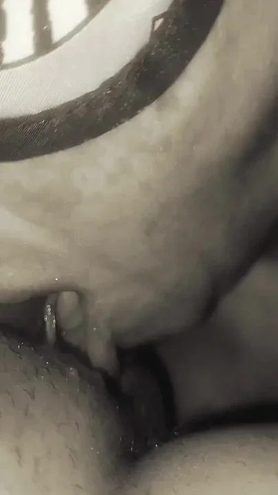 A MILF Who Sucks Sperm Doesn't Let a Single Drop Escape