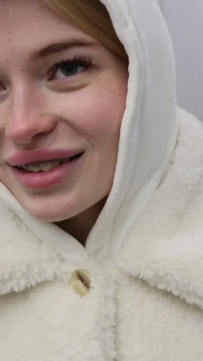 I give a stranger a blowjob in the entryway Clip 1