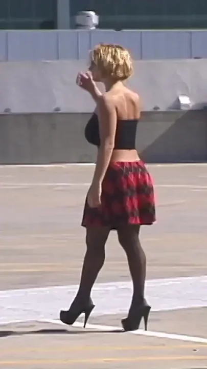 Mindys Huge Tits Are on Full Display in Tampa