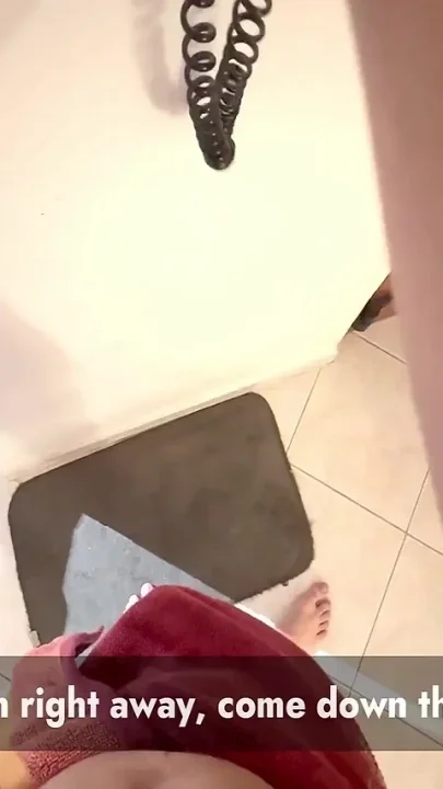 Dick Flash for Delivery Girl She Grabs It