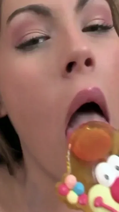 Perverted Stepdad Loves It When She Sucks