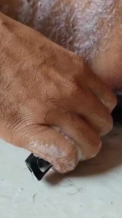First Time Seeing GFs Pussy Hair She Begged Me to Trim It Clean Clip 2
