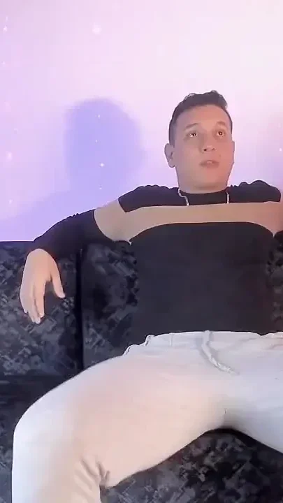Kenprince Arrives at His Stepmother's Husband and Convinces Him to Fuck His Ass