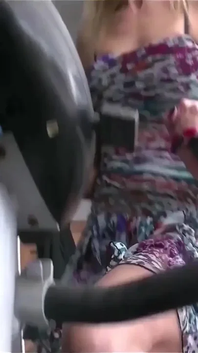 60 Cougar Gets Pussy Licked