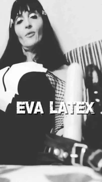 Solo Mistress BDSM strapon BBC latex Milf black white