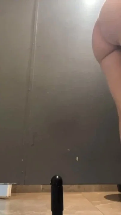 Extreme squirting sex with a stranger after training at the gym Clip 2