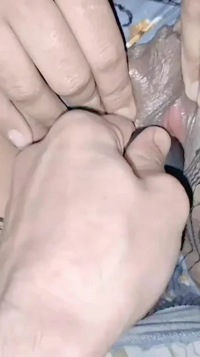 Sexy viral desi indian hotwife ka new vibrator se chut ka panni nikala Clip 1