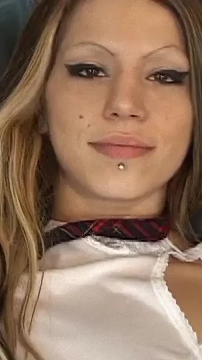 Teenager Fucked in Two Holes and Squirted in Pussy