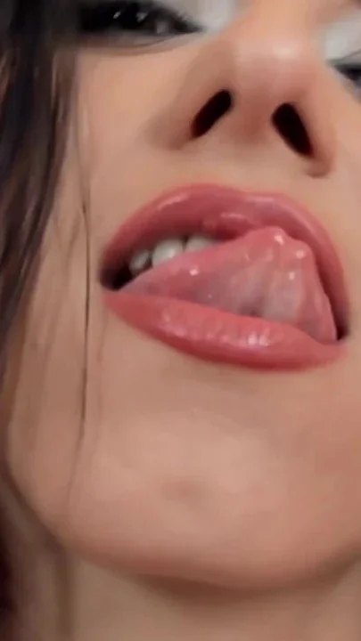 DP Anal Gangbang with Sexy Brunette MILF Fucked by a Lot of Cock in Her Ass