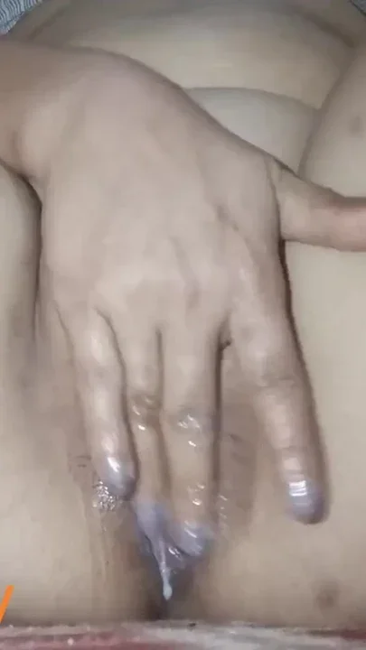 puti chilayera malai gaaro vayo Aaune haina ra malai chikna Clip 1