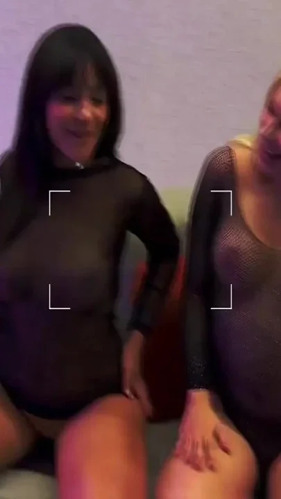 I Put the Dildo in My Friends Pink Pussy and She Made Me Cum with a Vibrator in My Ass