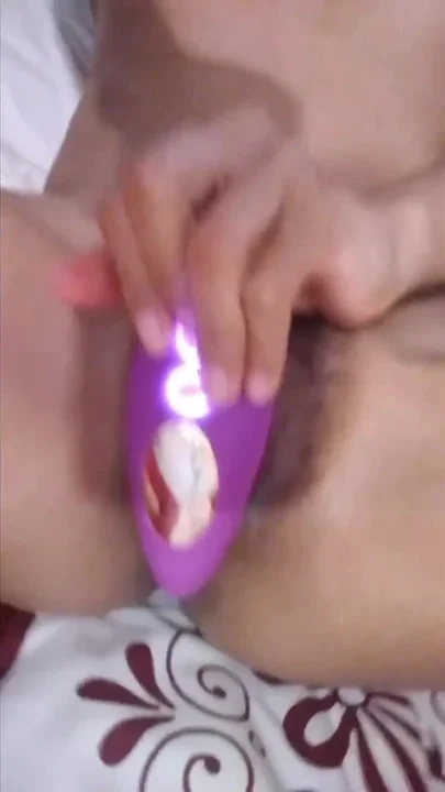 Desi College Girl Masturbating and Fingering with Vibrater Dildo Inside Deep