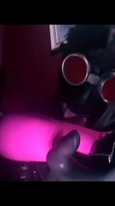 Couple dressed in leather fucking