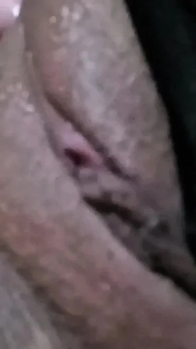 I masturbate until I cum in squirts Clip 1