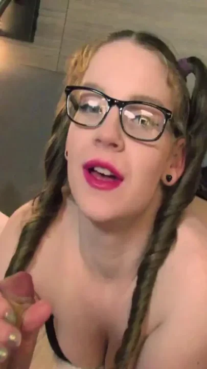 Amy Quinns first footjob