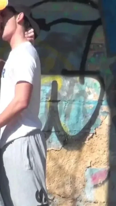 Asian twink fucked outdoor by the muscle Enzo Rimenez