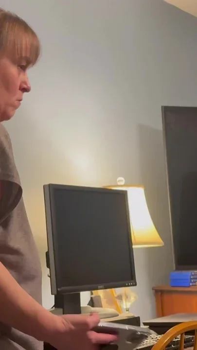 Mature Loves Showing Her Ass off and Sucking Dick Till It Explodes Inside Her Throat