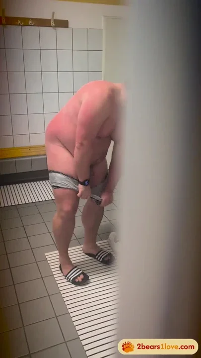 Someone filmed me in the locker room so I decided I'll just leak it myself