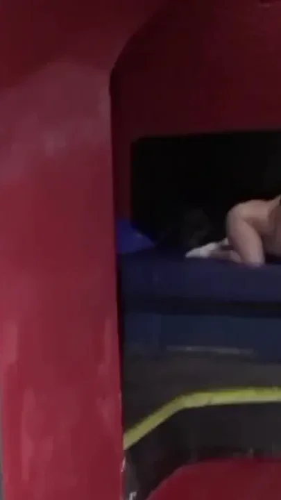 The slut Alexis Atlante fucked bareback by the sexy bear Leo Grin