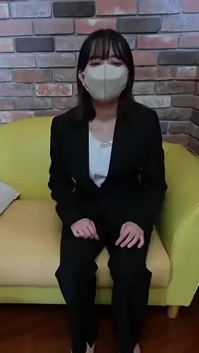 Straight From Work to a Love Hotel a Serious Looking Womans Secret Desire Debut