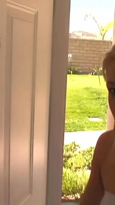 She Came to Be Screwed by a Black Stud Who Filled Her up with Cum
