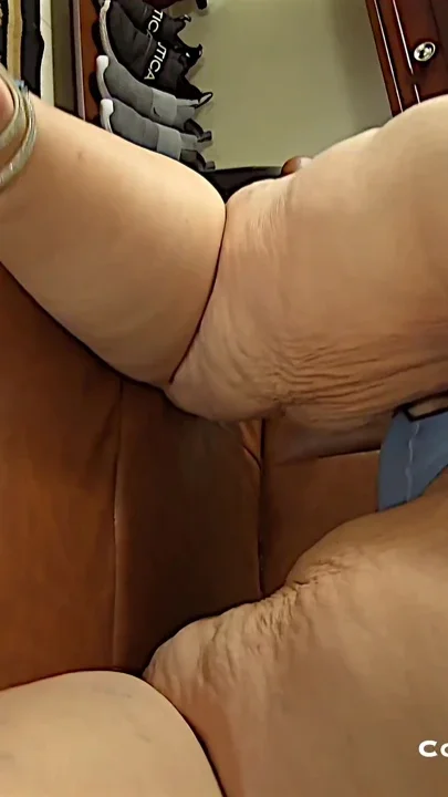 I Am Gonna Spread My Thick Legs Wide Open to Show You My Big Fat Juicy Ass and