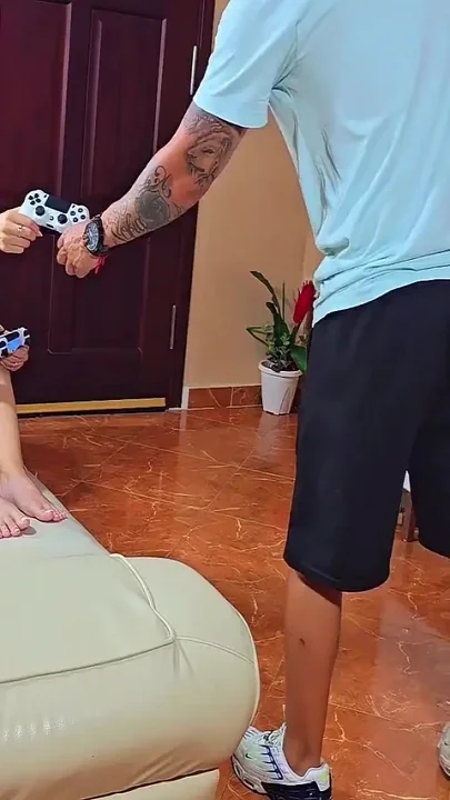 Step Sister Invites Me to Play and We End up Having Hardcore Anal Sex Homemade