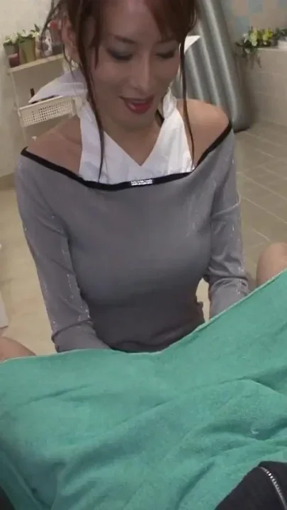 Submissive Asian lady loves to suck