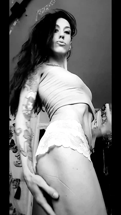 See Shiloh shimmy-shake